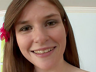 Lara Brooks attacked by a hunk for a penetration experience